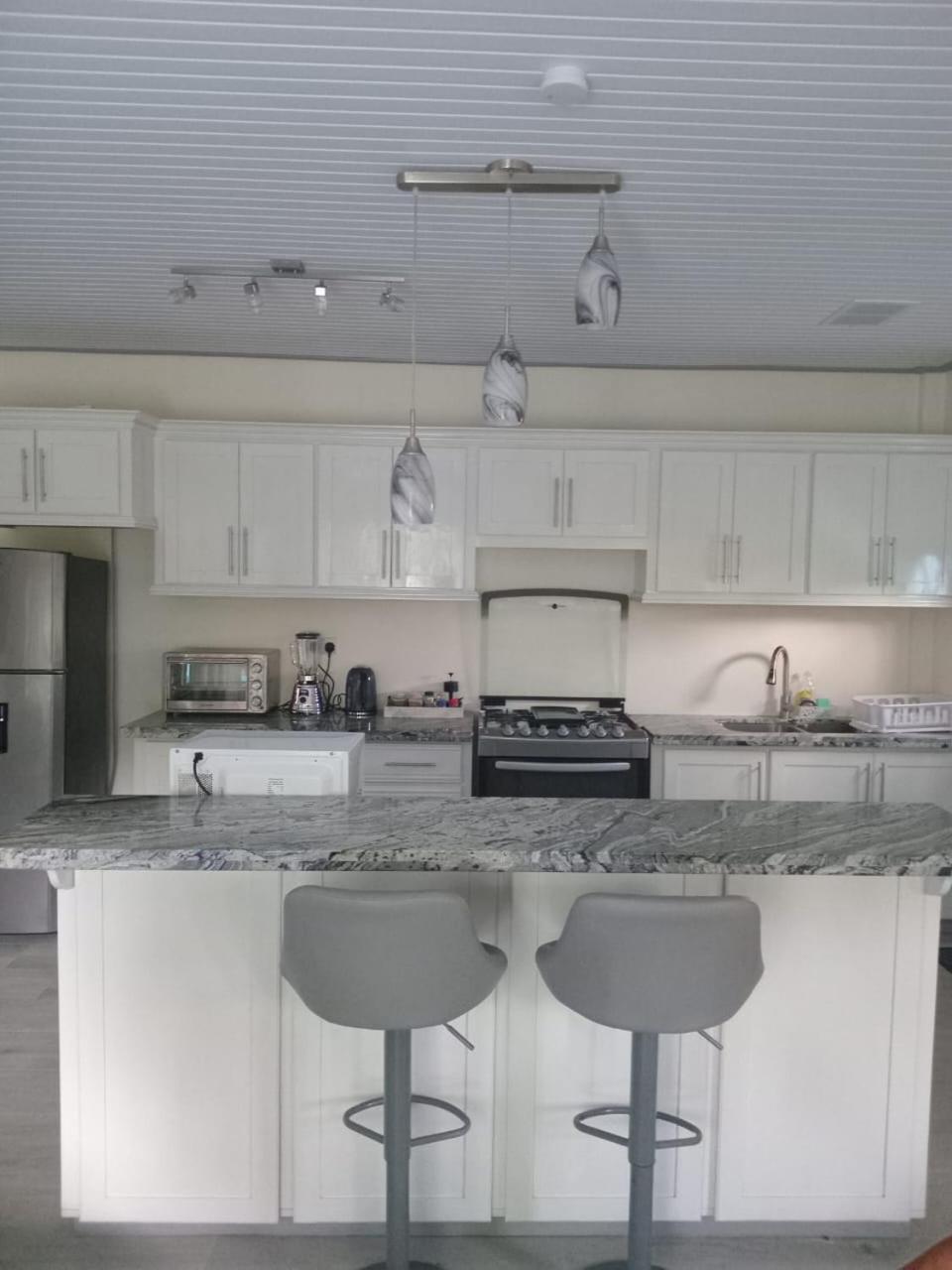 Tranquility Suites- Feels Like Home Choiseul ภายนอก รูปภาพ